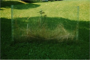 Innerschweizer Skulpturen,Villa Kr&auml;merstein, Kastanienbaum, 1988

Clos lieu, Plexiglas, 3 Seiten je 200 x 300cm