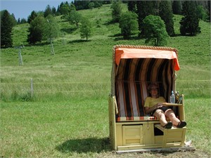 Klangraum, Heiligkreuz LU, 2003

Meersicht, mit Margrit Rieben, interaktiver Strandkorb mit Meerrauschen