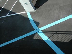 Schulhaus Schachen, 2004

Platzgestaltung, Markierfarbe auf Asphalt